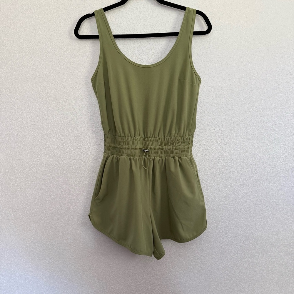 Abercrombie Traveler Romper in Green Small - Picture 2 of 6